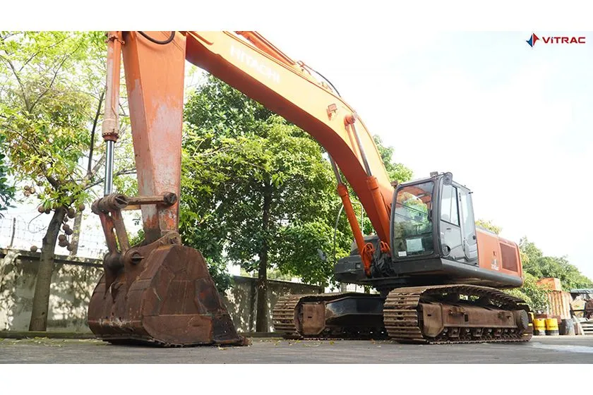 HITACHI ZX330LC-3