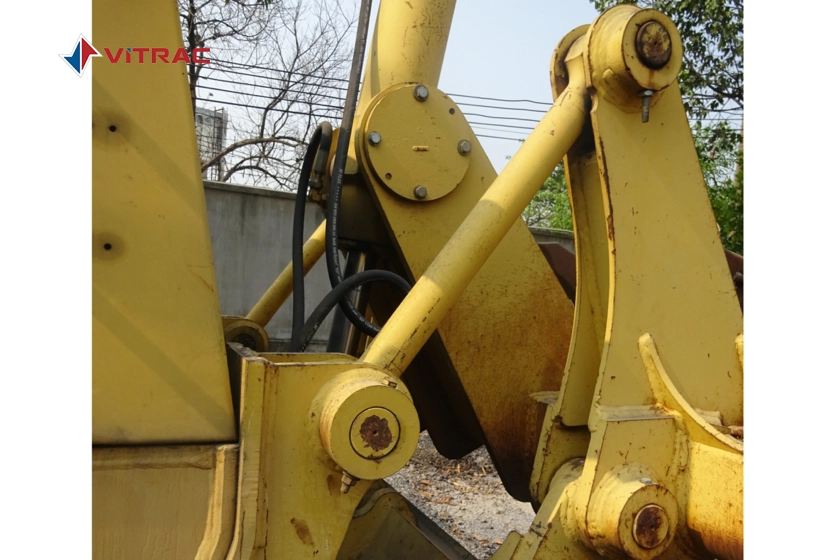 KOMATSU GD750A-1 - 2000