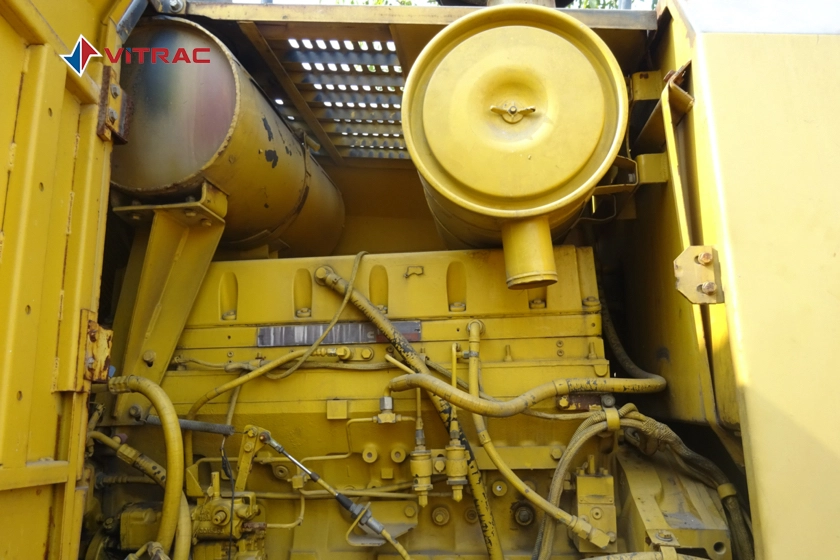 KOMATSU GD750A-1 - 2000